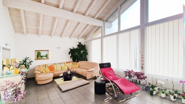 Grande casa 9 locali uni-bifamiliare con giardino, spa e grottino. 4