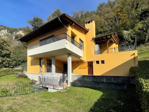 Casa indipendente 7,5 locali con giardino e terrazze panoramiche 1