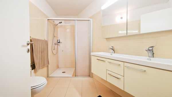 Elegante ampio 3,5 con balcone coperto e posteggio in autorimessa 7