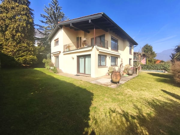 Magnifica villa panoramica 8,5 con ampi spazi e meraviglioso giardino. 1