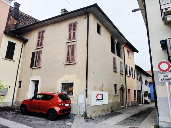 Imperdibile occasione di reddito - Ampia casa da riattare. 1