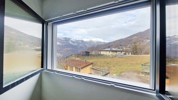 Casa 4,5 locali in contesto bifamiliare con giardino privato. 10