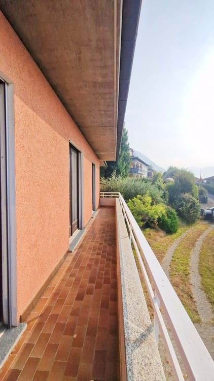 Casa unifamiliare 7,5 con grande giardino e vista aperta a Vacallo 12