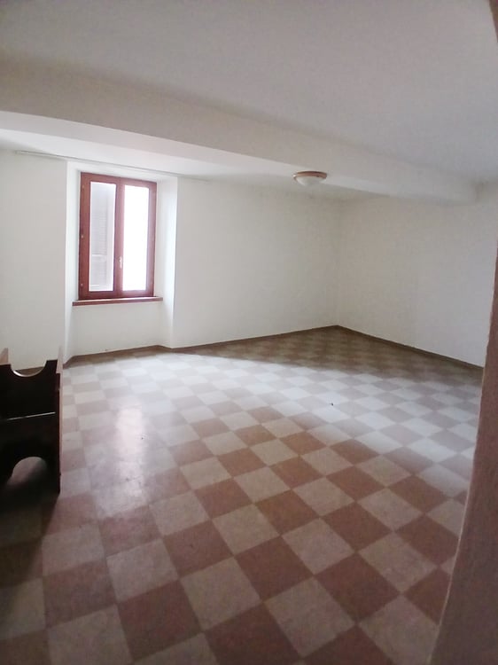 Imperdibile occasione di reddito - Ampia casa da riattare. 3