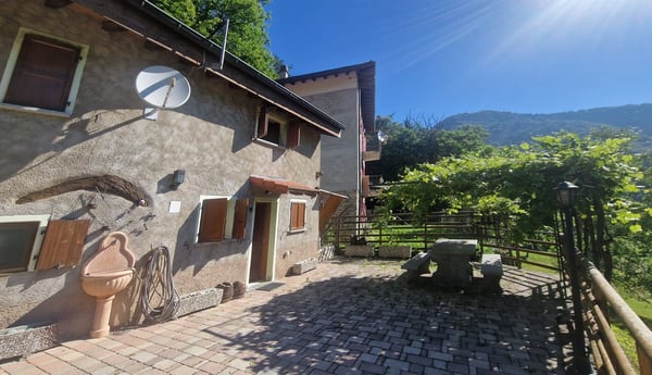 Casa ticinese 5,5 nella pace della natura con meraviglioso panorama. 1