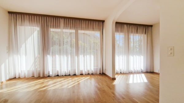 Bellissima casa 5,5 con meravigliosa zona giorno e grande giardino. 6