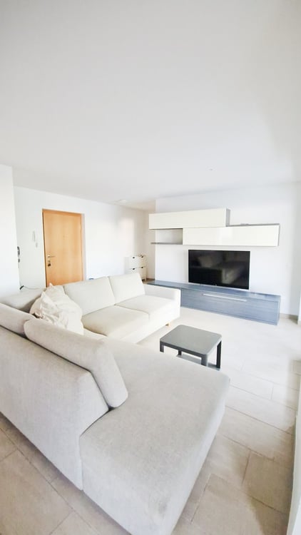 Elegante ampio 3,5 con balcone coperto e posteggio in autorimessa 4