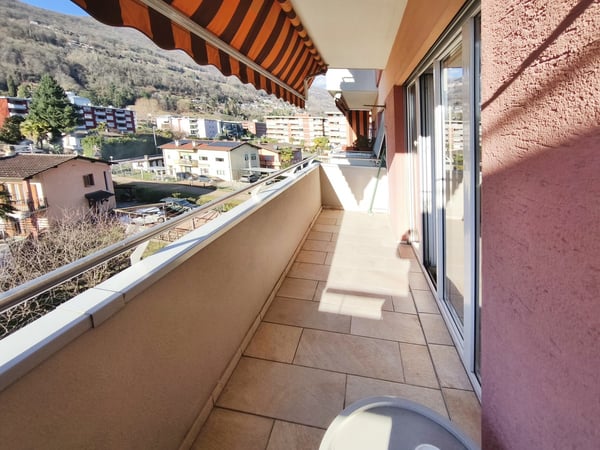 Raffinato 1,5 locali ristrutturato con balcone e cucina nuova. 3