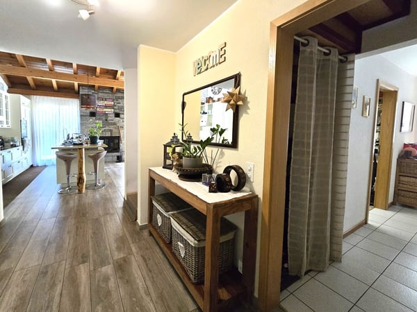 Splendida villa 5,5 con grande giardino in contesto immerso nel verde. 5
