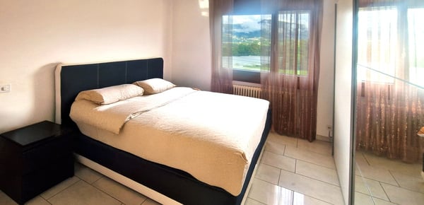 Moderno ampio 4,5 ristrutturato con terrazzo coperto e balcone. 4
