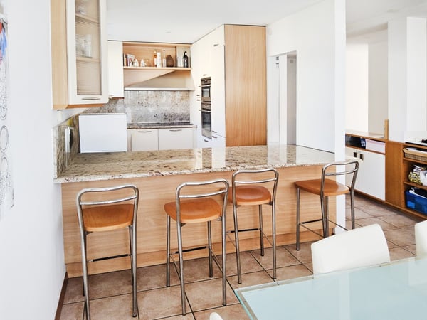 Casa indipendente 5,5 con giardino e spazi commerciali 5