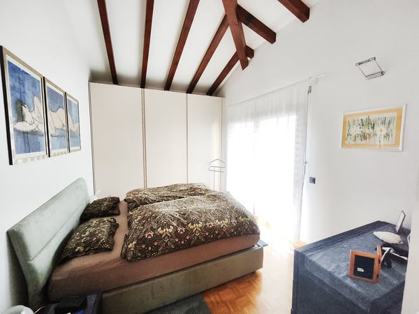 Meravigliosa casa 6,5 locali con giardino con piscina controcorrente 8