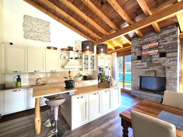 Splendida villa 5,5 con grande giardino in contesto immerso nel verde. 4