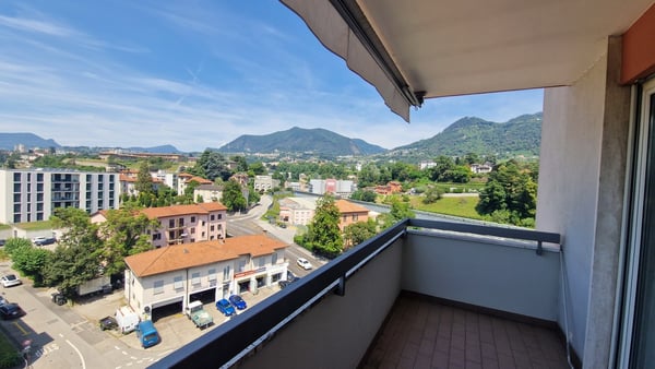 Bel 3,5 panoramico completamente ristrutturato in stile moderno. 4