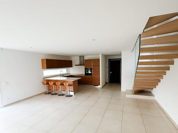 Raffinata moderna casa 4,5 con curato giardino, camino e taverna 3