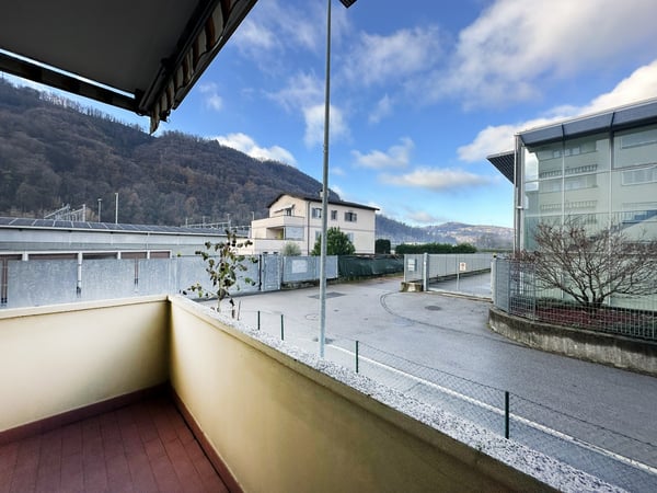 Elegante 3,5 ristrutturato con terrazzo e balcone in zona tranquilla 8