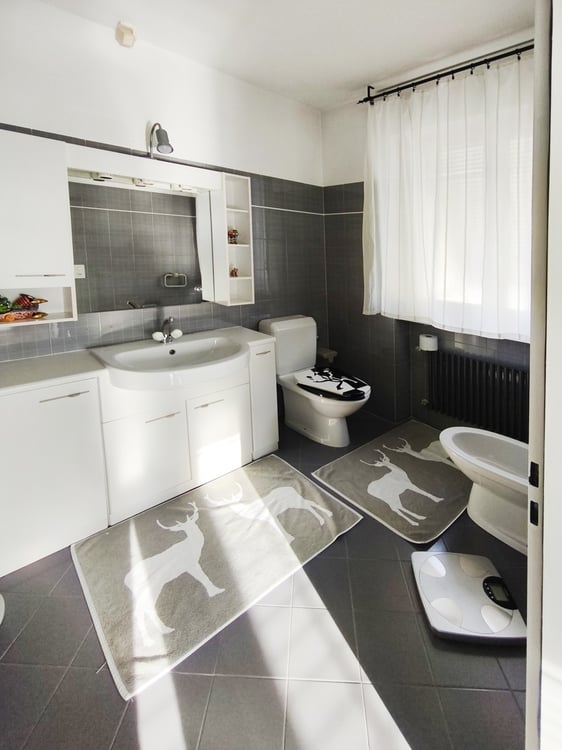 Elegante villa indipendente 5,5 locali con piscina e ampio giardino 11