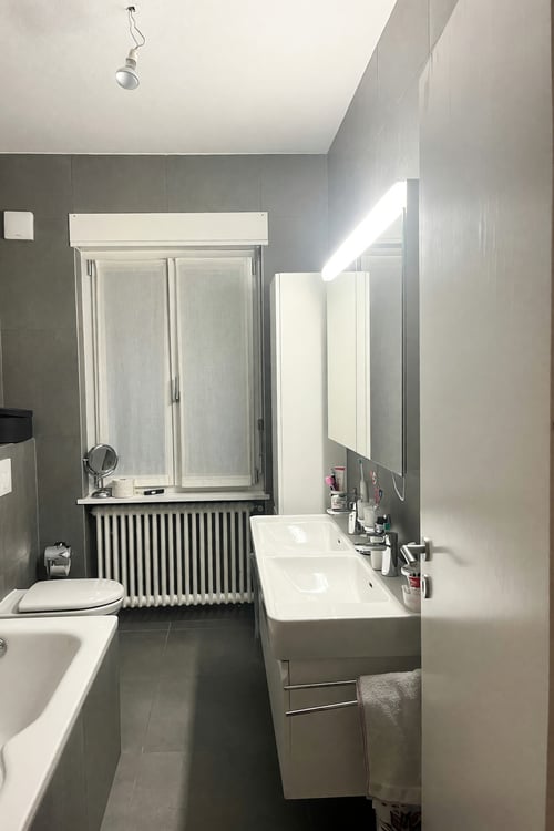 Casa unifamiliare 6,5 locali di 190 mq con giardino privato e veranda 10