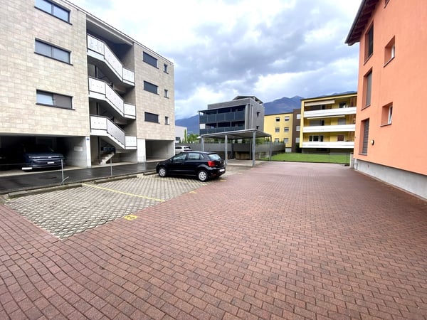 Bellissimo 4,5 in medio-alto standing con giardino privato a Cadenazzo 13