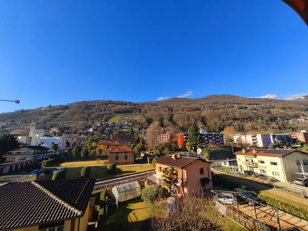 Raffinato 1,5 locali ristrutturato con balcone e cucina nuova. 4