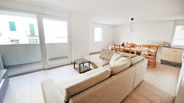Elegante ampio 3,5 con balcone coperto e posteggio in autorimessa 3