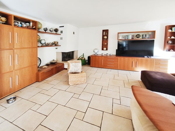 Villa 5,5 locali con piscina riscaldata, giardino privato e ampi spazi 4