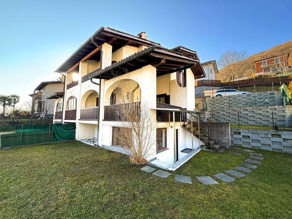 Splendida casa 6 ristrutturata con giardino e terrazza panoramici. 2