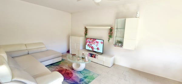 Moderno ampio 4,5 ristrutturato con terrazzo coperto e balcone. 2