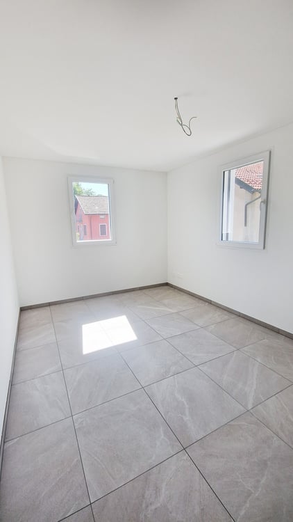 Nuovo appartamento 2,5 locali con balcone coperto e vista aperta 5