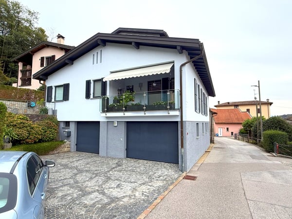 Casa 6,5 ristrutturata in medio-alto standing con giardino. 1