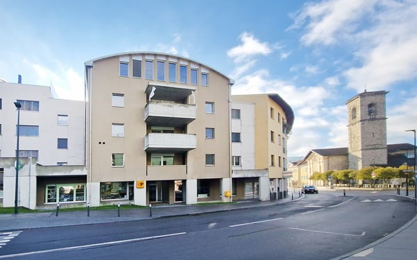 Elegante ampio 3,5 con balcone coperto e posteggio in autorimessa 1