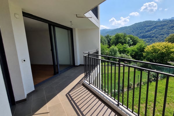 Casa contigua 5,5 locali con terrazza vista lago e giardino a Lopagno 6