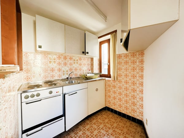 Affascinante casa bifamiliare ticinese da riattare con due unità 3,5 4