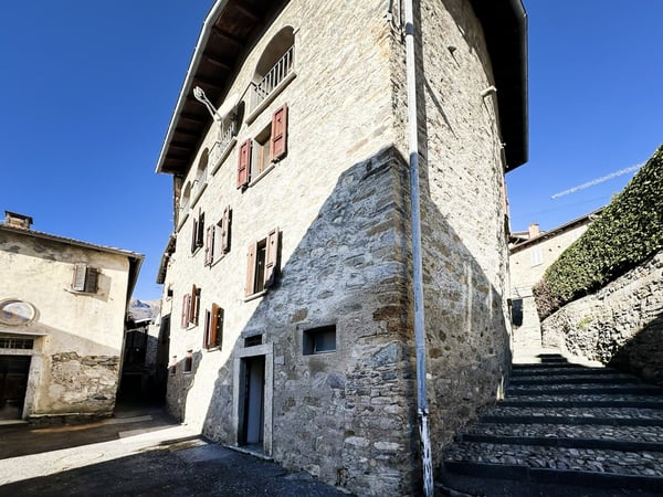 Affascinante casa bifamiliare ticinese da riattare con due unità 3,5 13