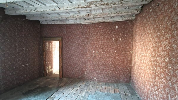 Affascinante casa di nucleo con licenza edilizia già approvata 13