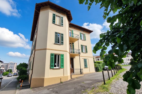 Bel 3,5 in posizione strategica con doppio balcone e due posteggi 5