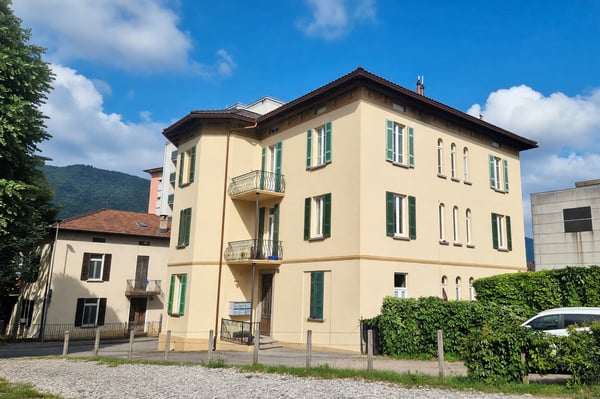 Bel 3,5 in posizione strategica con doppio balcone e due posteggi 2