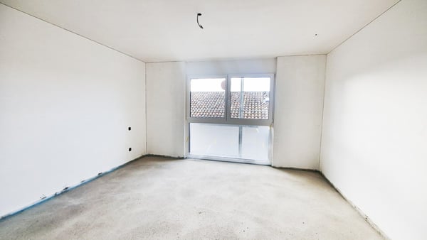Nuovo 4,5 locali in stile moderno con veranda e ampio giardino privato 4