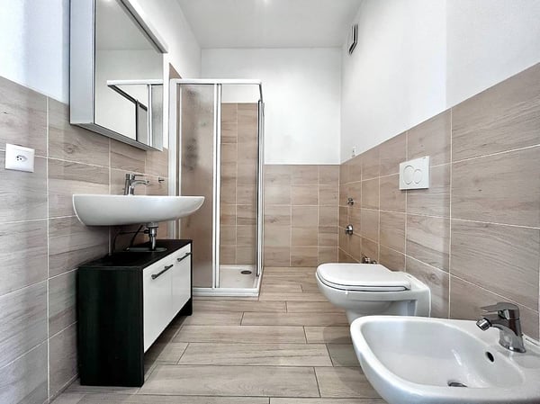 Villa d'epoca ristrutturata con cinque unità e rendita importante 3