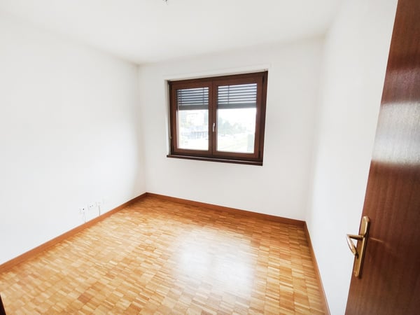 Ultimo piano 4,5 ristrutturato con terrazzi e scorcio sul lago 6