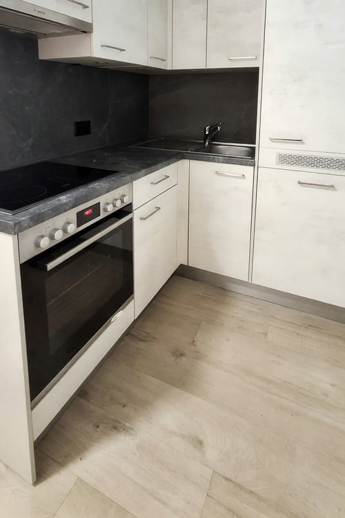 Accogliente 2.5 locali centrale con ampio bagno e spese incluse 4