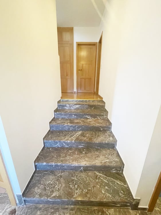 Casa 5.5 completamente ristrutturata con grande giardino e ampio fondo 15