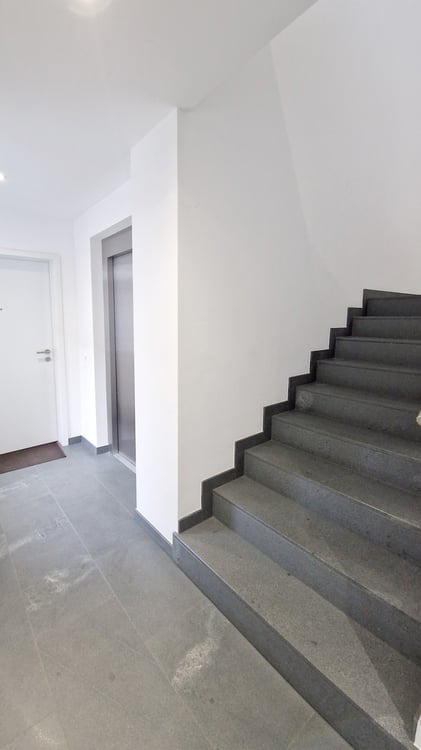 Elegante 3,5 locali in corte meticolosamente ristrutturata a nuovo. 14