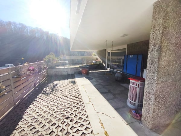 Casa indipendente 4.5 con giardino e spazi commerciali 15