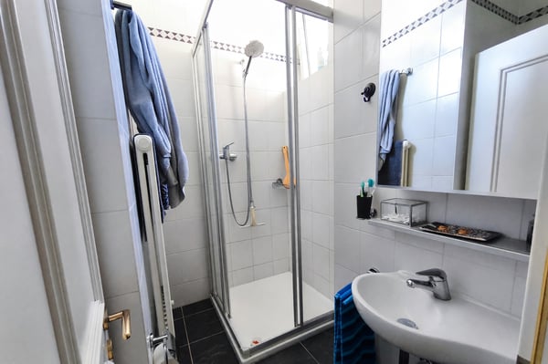 Casa bifamiliare 7 locali ristrutturata a Davesco 18