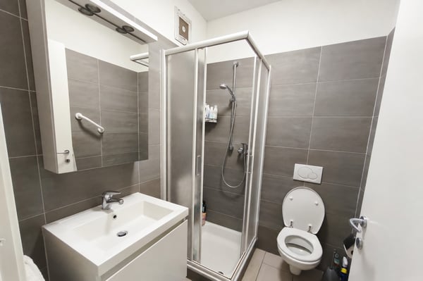 Ampio appartamento 2,5 locali arredato con balconcino 8