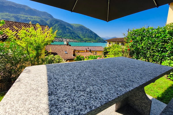 Elegante 4,5 vista lago ristrutturato con giardino privato a Capolago 18