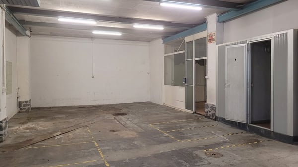 Locale commerciale e deposito in affitto a Lugano – Via Vignola 3 2
