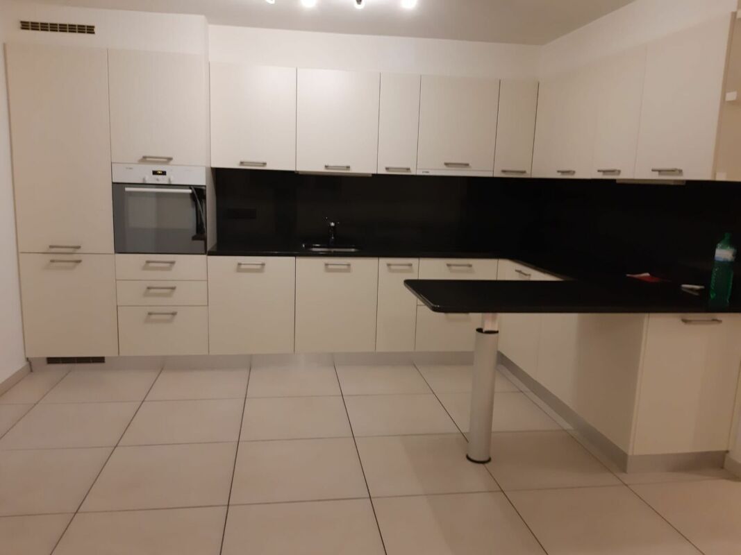 Casa Bifamiliare di 2.5+5.5 locali con terreno