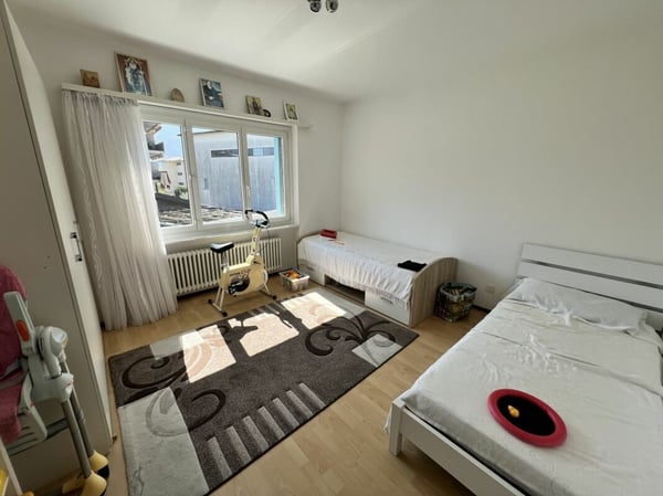 Casa Bifamiliare di 2.5+5.5 locali con terreno 8